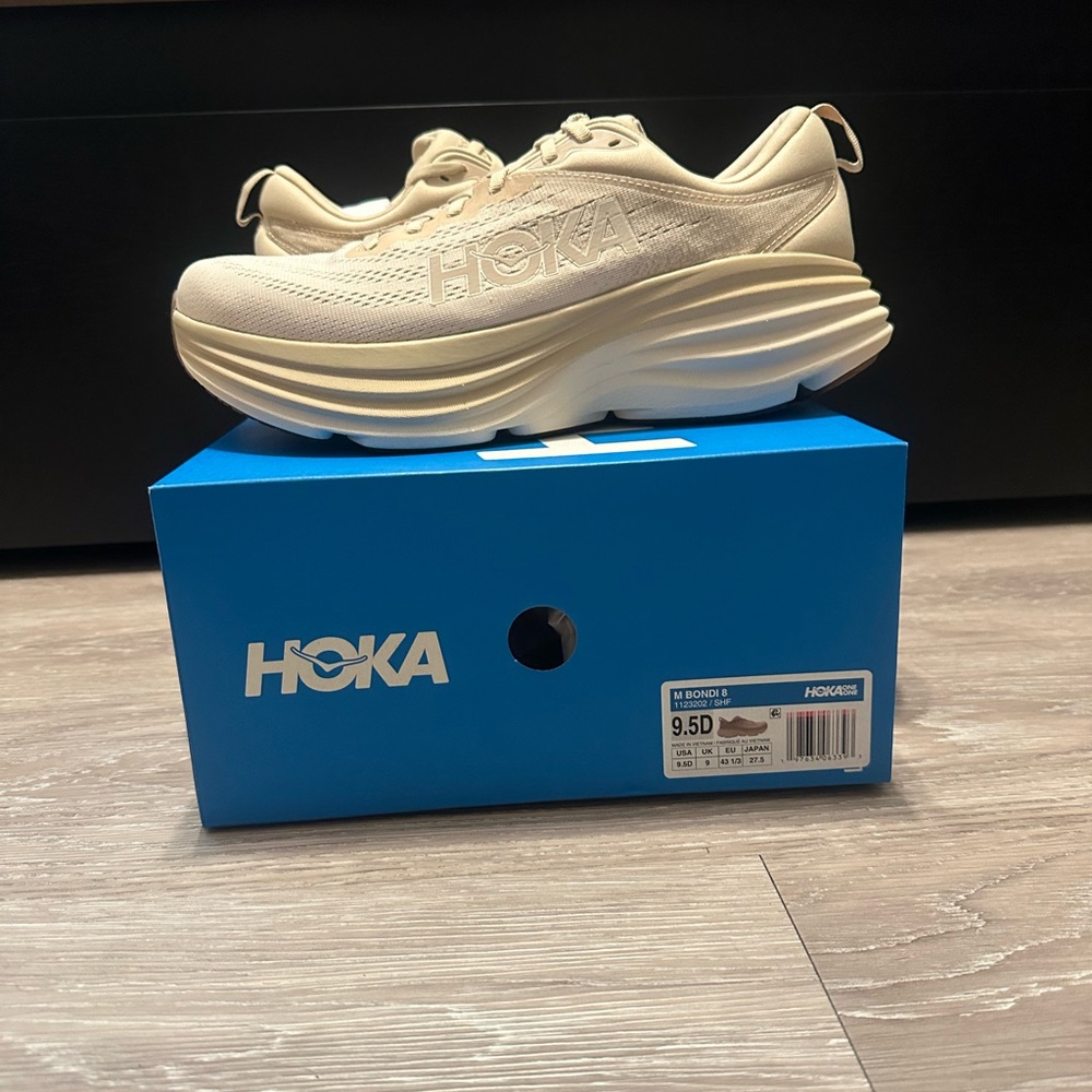 Hoka Bondi 8 - Shifting Sand Vanilla - Size 9.5D